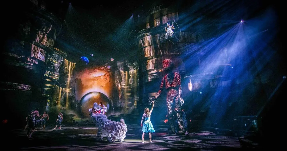 Image 2 of La Perle by Dragone Show