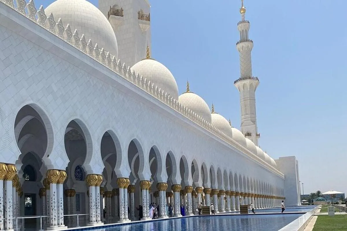Image 2 of Layover & Stopover in Abu dhabi Private Tour.