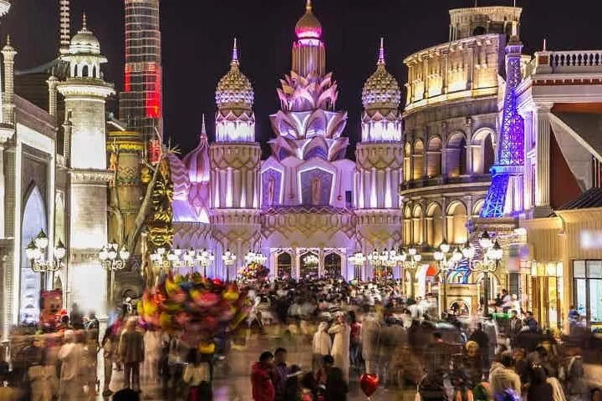 Image 6 of Memorable Evening at Dubai Global Village with Dubai Miracle Garden Visit !!