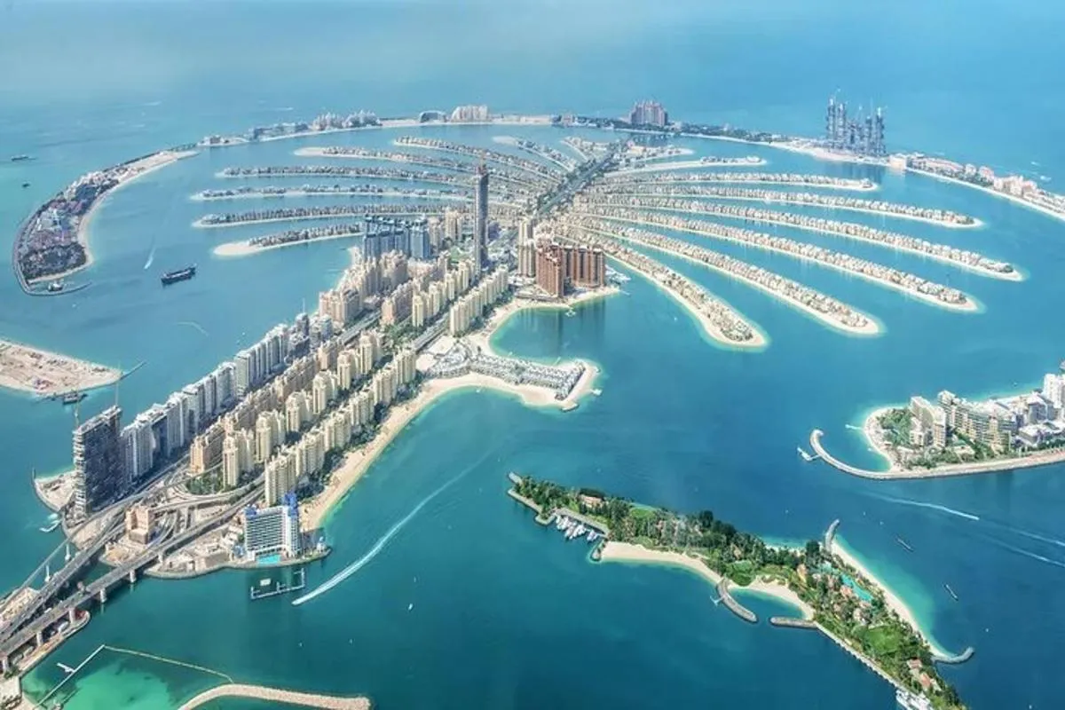 Palm Jumeirah Island Tour with Revolving 360 view from The View at The Palm !