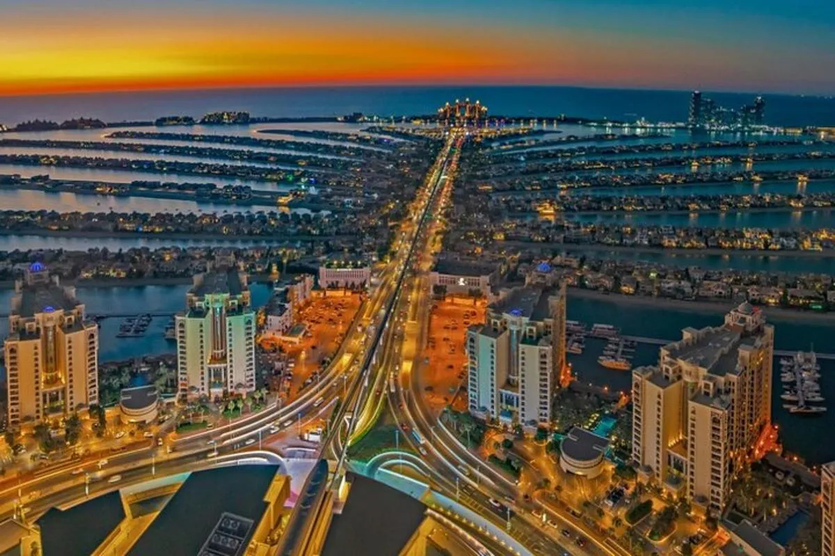 Image 6 of Palm Jumeirah Island Tour with Revolving 360 view from The View at The Palm !