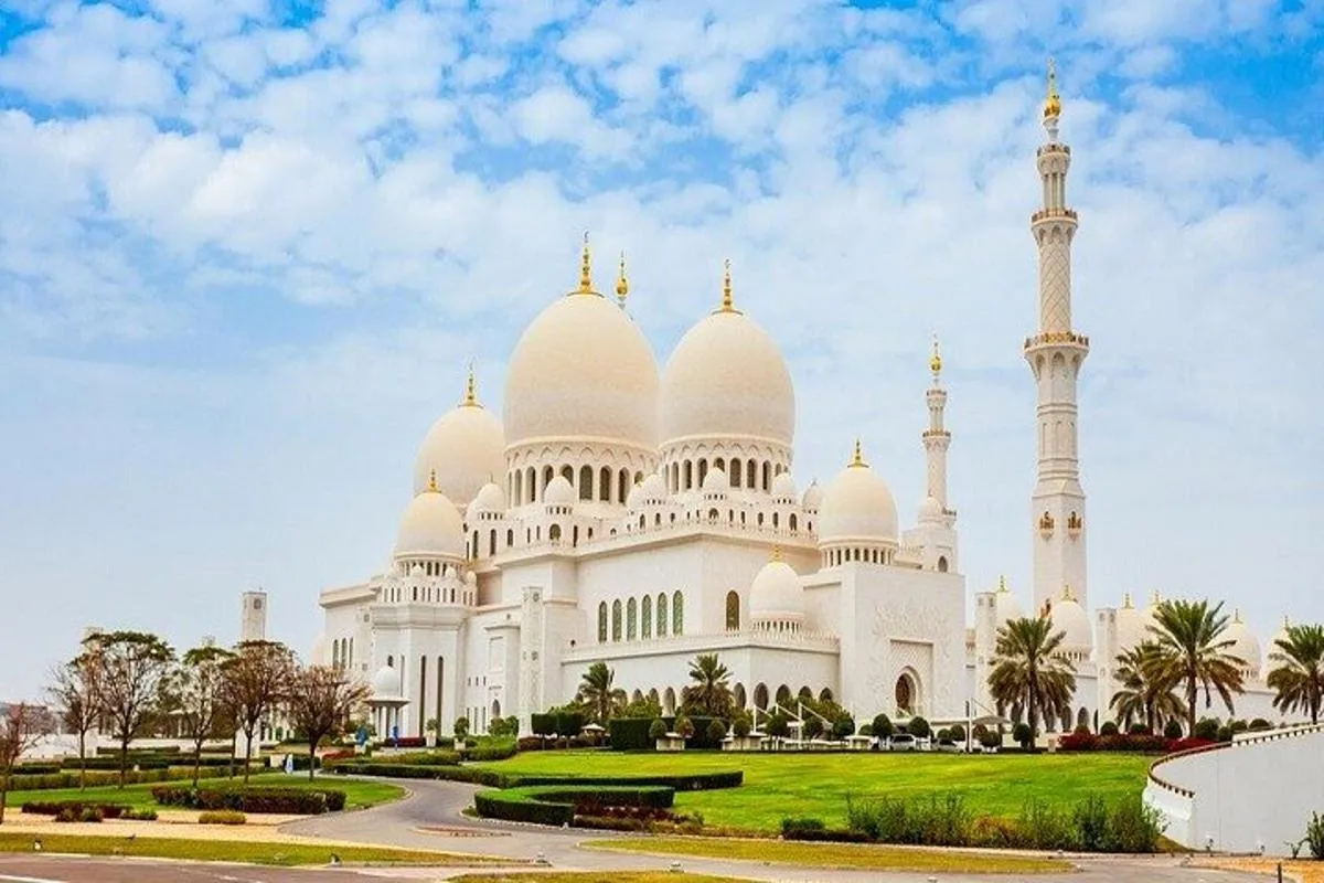 Image 4 of Private Abu Dhabi City Guided Tour