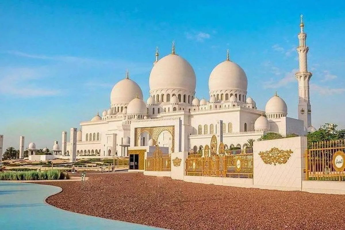 Image 0 of Private Abu Dhabi City tour with Gold Coffee at Emirates Palace