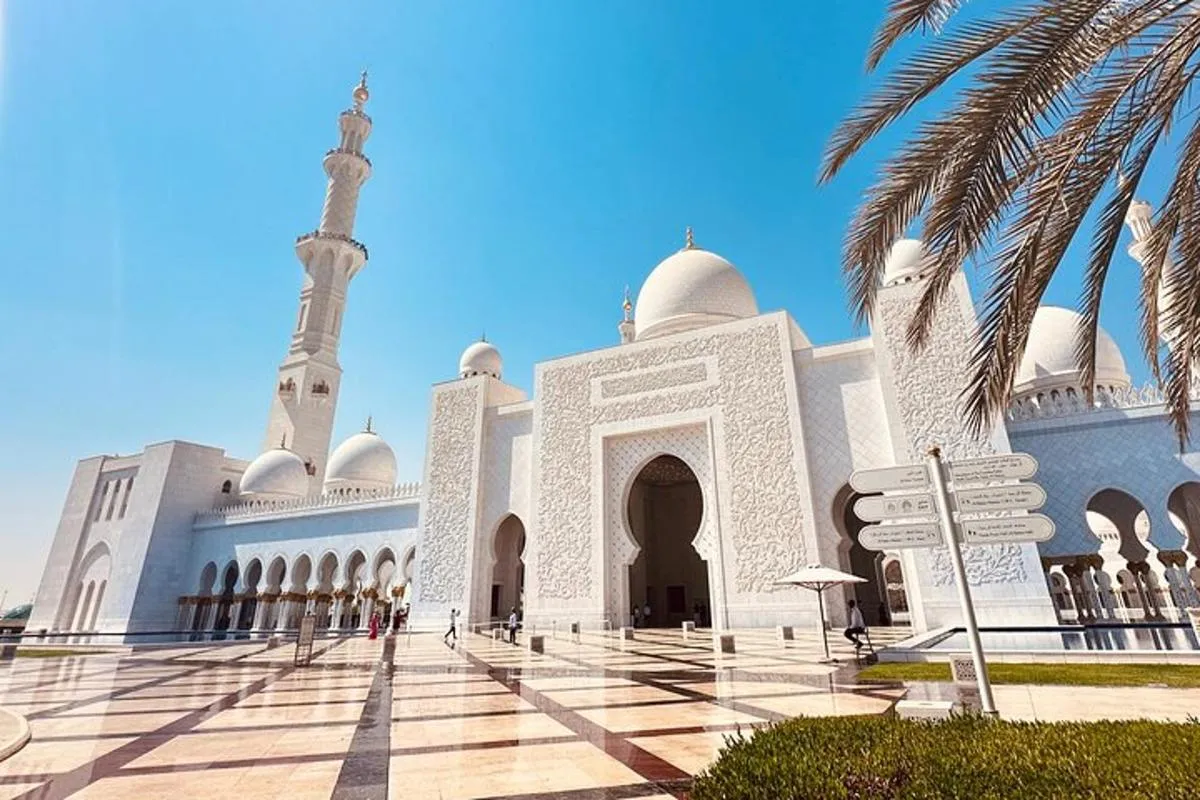 Image 4 of Private Abu Dhabi Grand Mosque Tour from Dubai