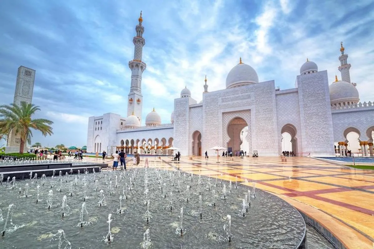 Private Abu Dhabi Tour – Exclusive Vehicle