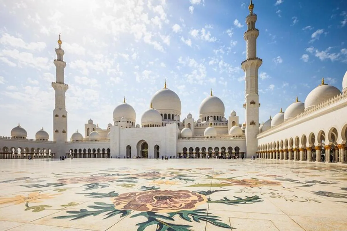 Image 0 of Private Guided Sheikh Zayed Grand Mosque Tour from Dubai