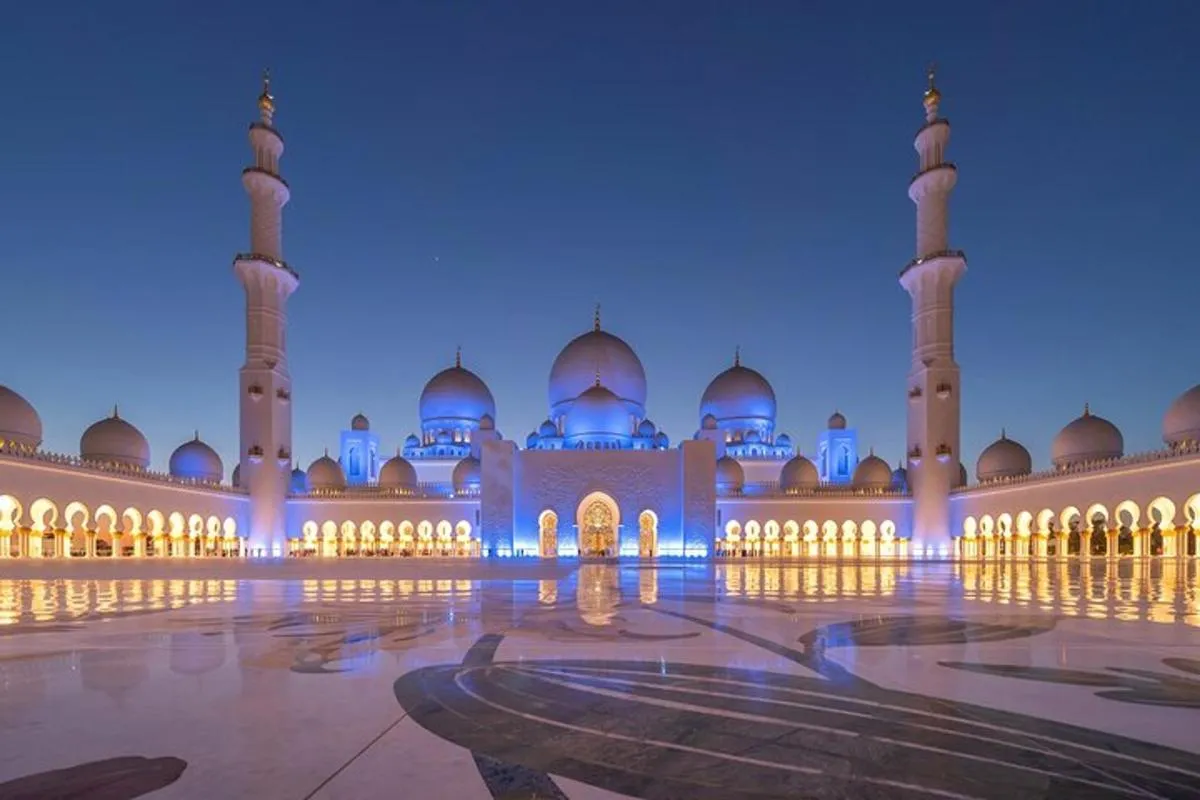 Image 3 of Private Guided Sheikh Zayed Grand Mosque Tour from Dubai