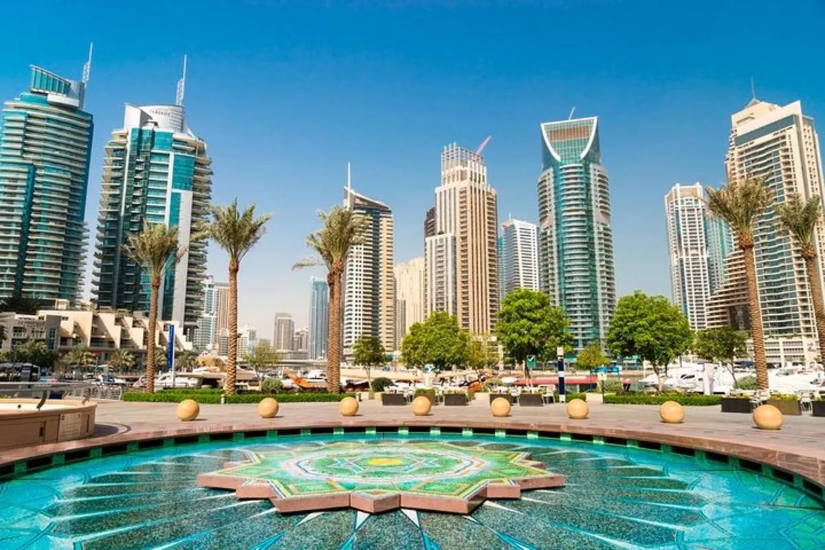 Image 2 of Private Transfer: Abu Dhabi Airport AUH to Dubai in Business Car