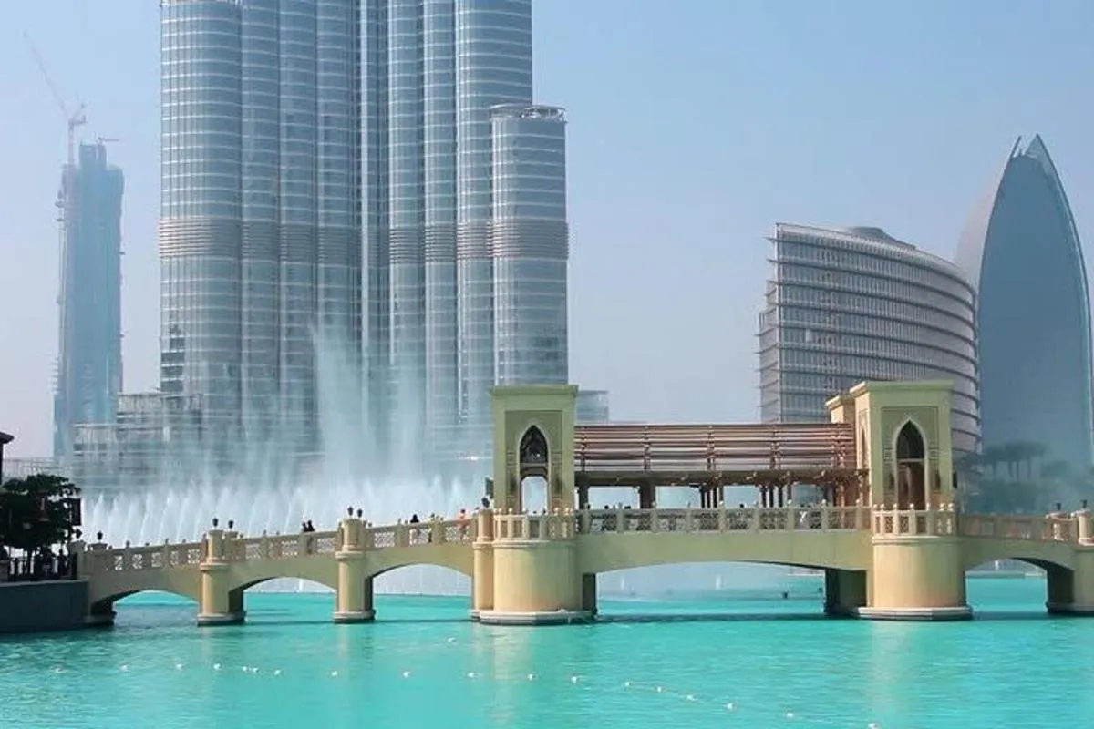 Image 4 of Private Transfer: Abu Dhabi Airport AUH to Dubai in Business Car
