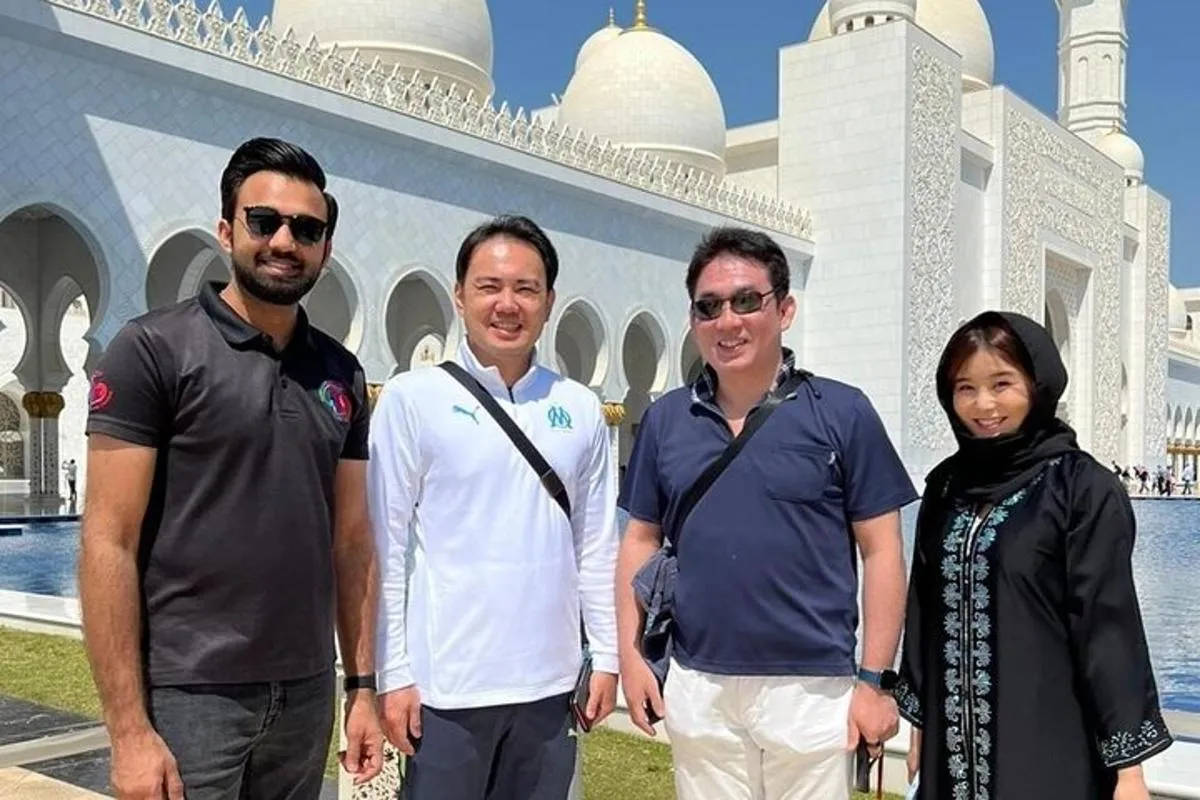 Image 0 of SZ Mosque with Ferrari World & Warner Brother Private Tour