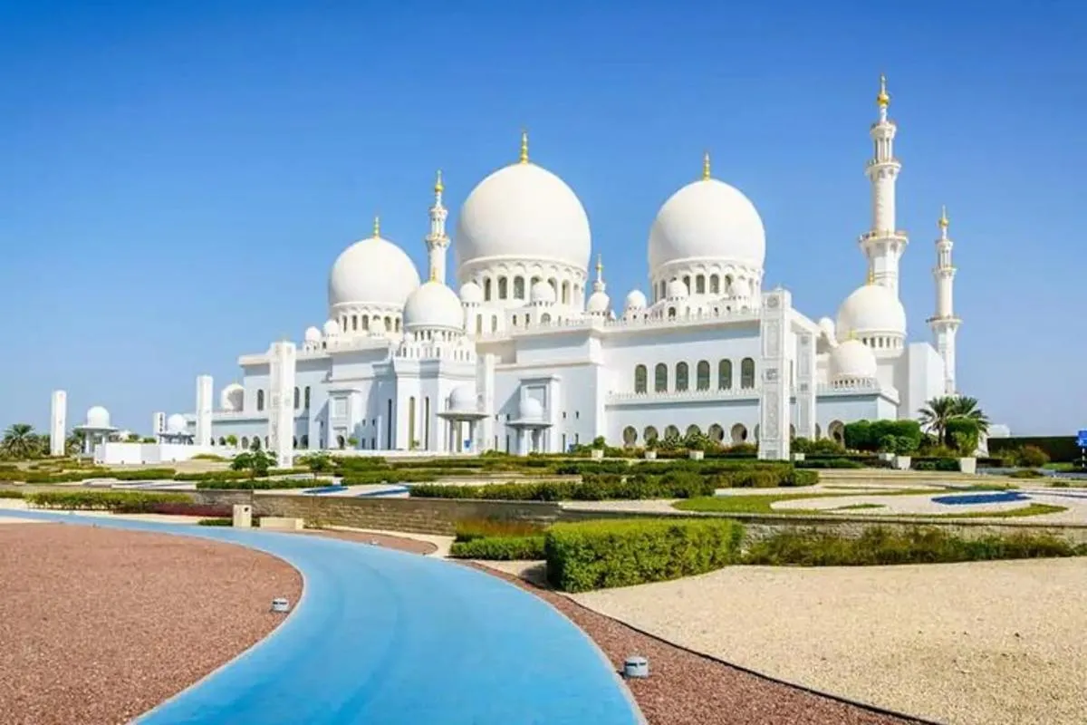 Image 3 of SZ Mosque with Ferrari World & Warner Brother Private Tour