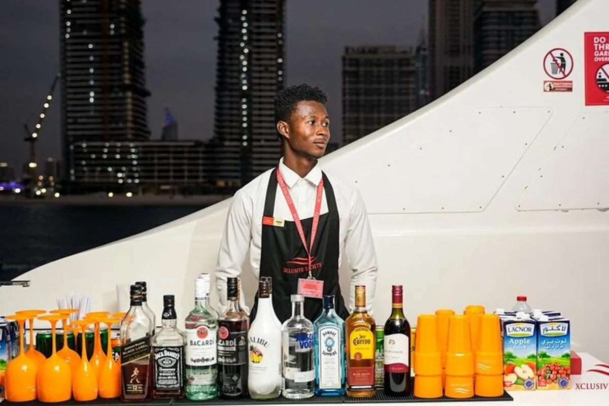 Image 3 of Superyacht Experience in Dubai with Dinner and Live Music