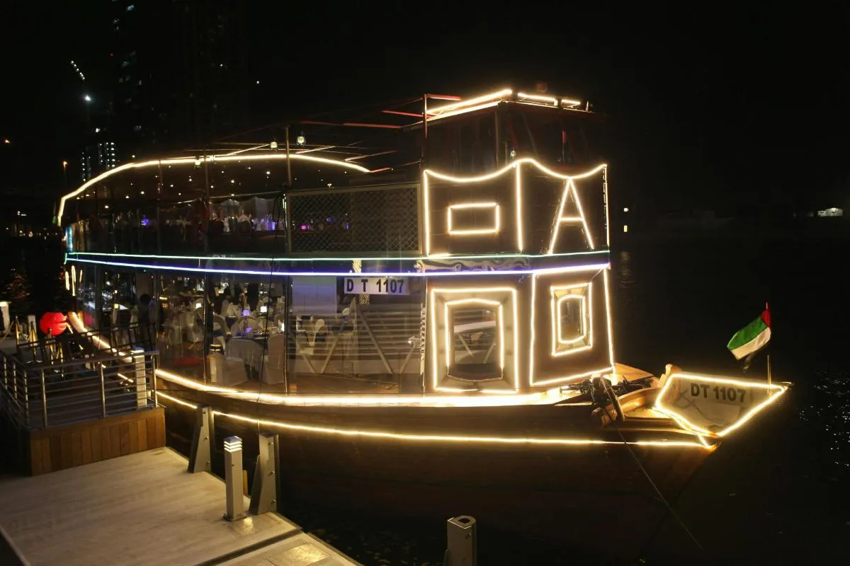 Image 4 of Two-hour Luxury Dinner Cruise with Drinks