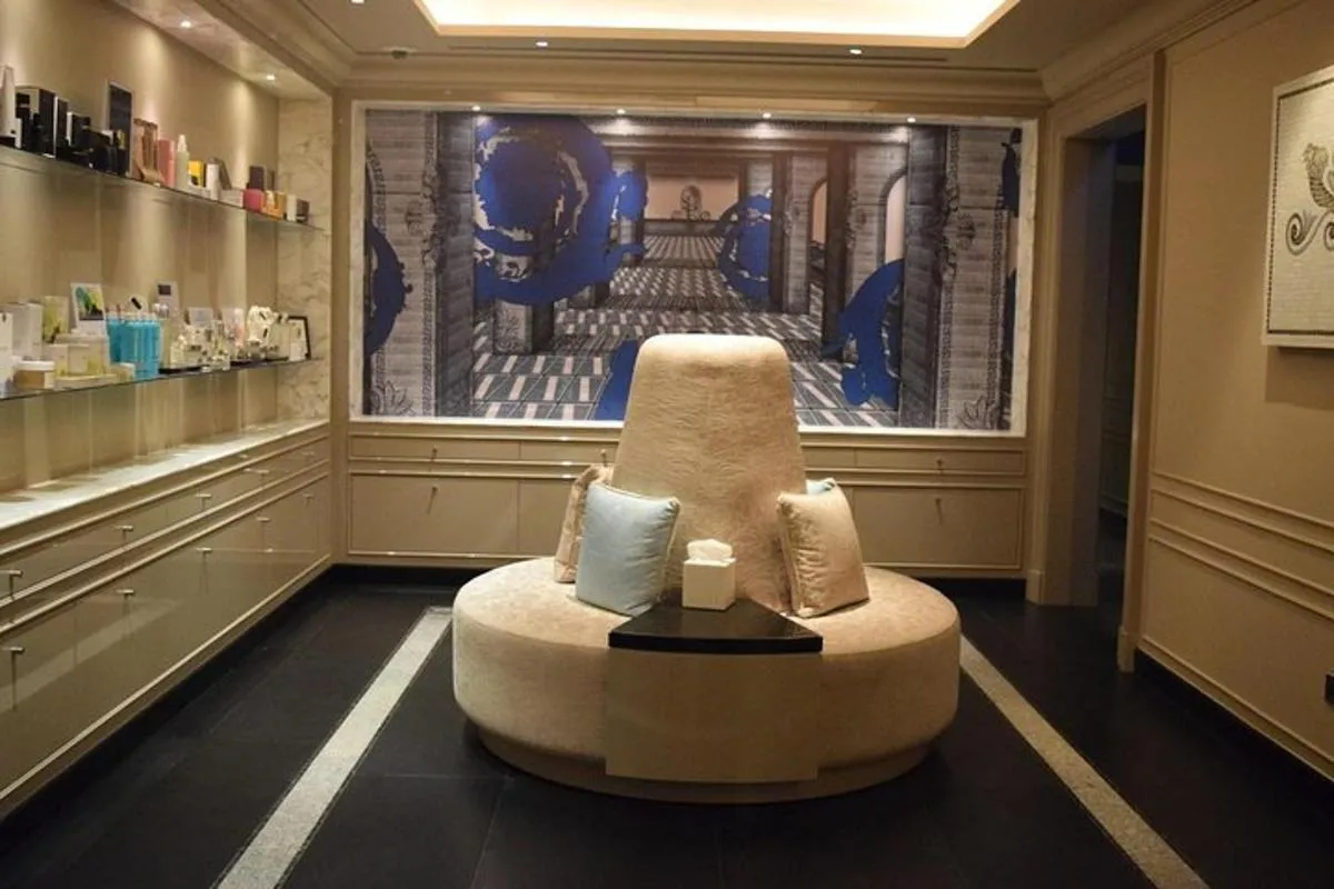 Image 0 of Versace Sleep Treatment with Gold Cappuccino Experience