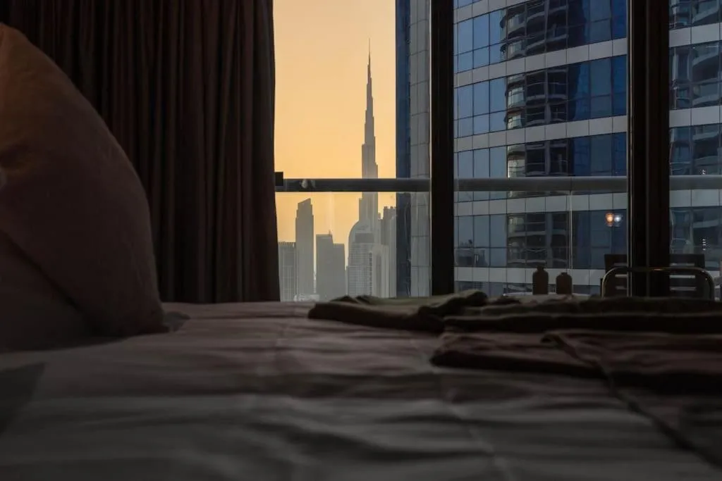 1BR Paramount Iconic Burj View - 2