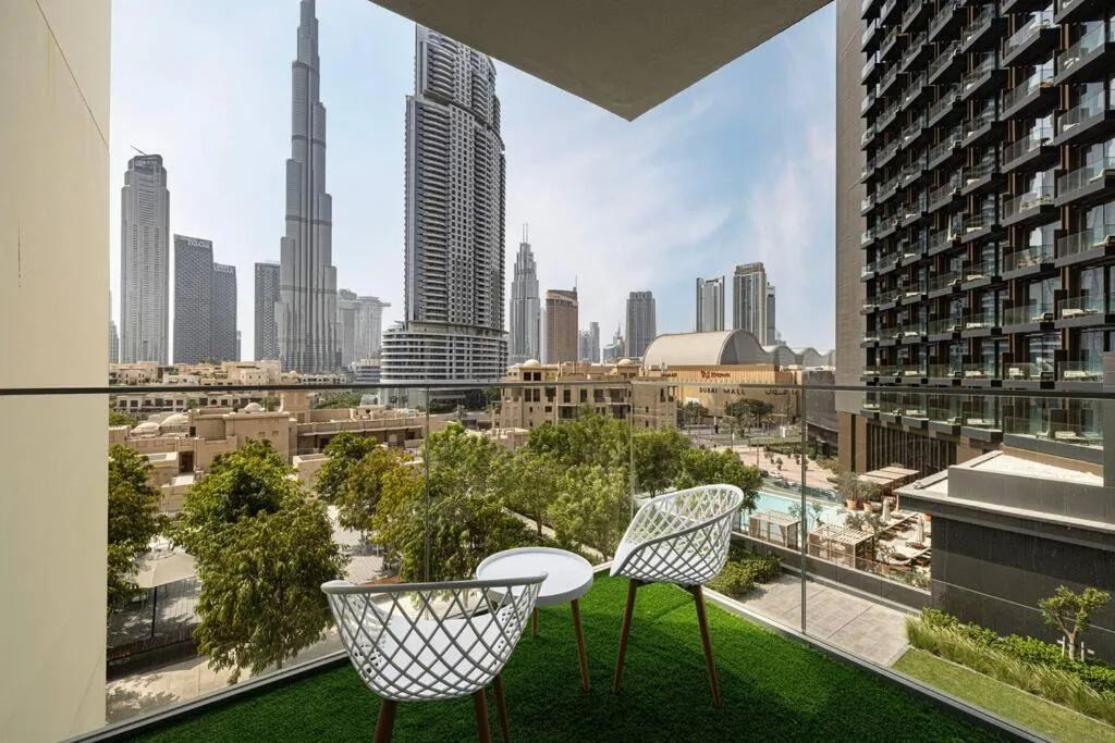 2 BR Dubai Luxury apartment Full Burj Views - 3