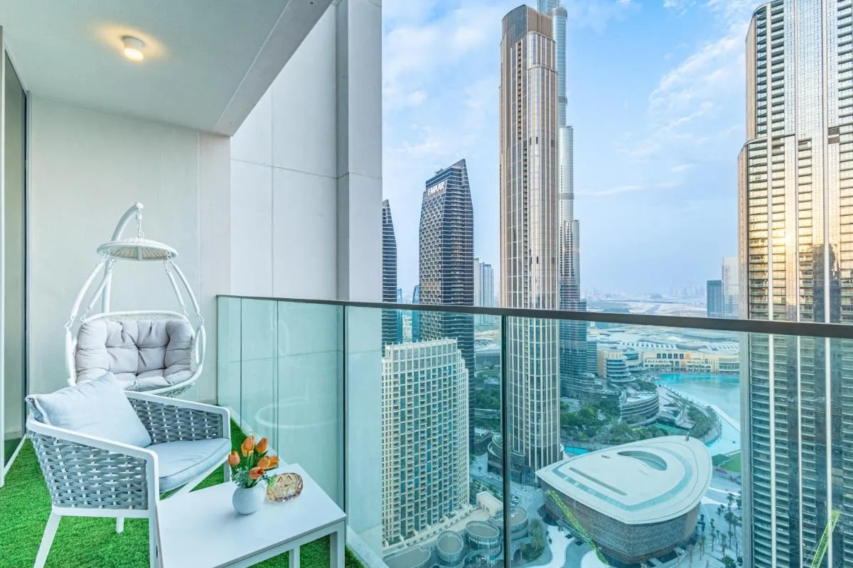 4-Bed Luxury Escape in The Heart Of Downtown Dubai - 3
