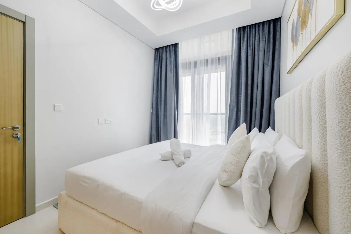 ALiving Charming 1BR at Aykon Tower Business Bay - 3
