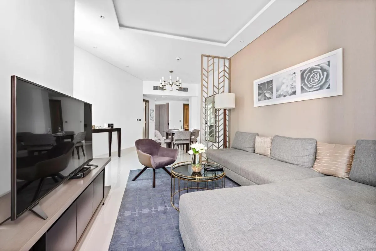 A Living Modern 1BR Apartment with Balcony & Canal View at Prive-517 Business Bay - 3