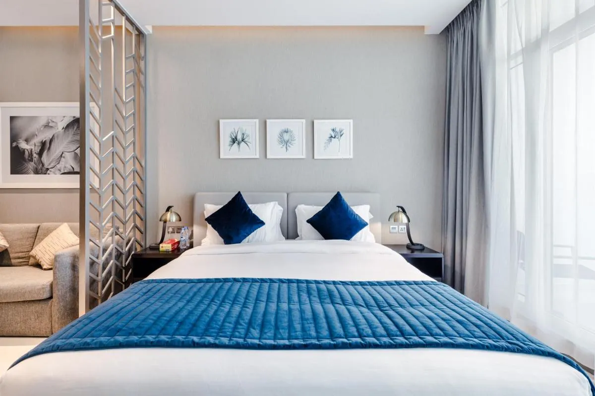 A Living-Modern Studio Apartment with Balcony & Canal view at Prive 2507B ,Business Bay - 3