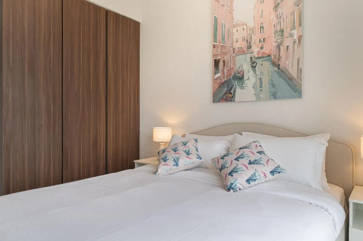 Alluring 1 BD Apartment in Business Bay with Burj Khalifa view - 2