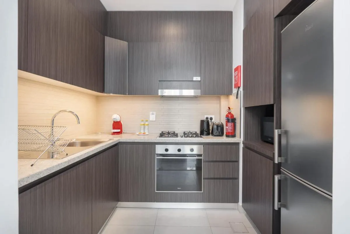 Amazing 1-Bedroom in Downtown Dubai with City View! - 2