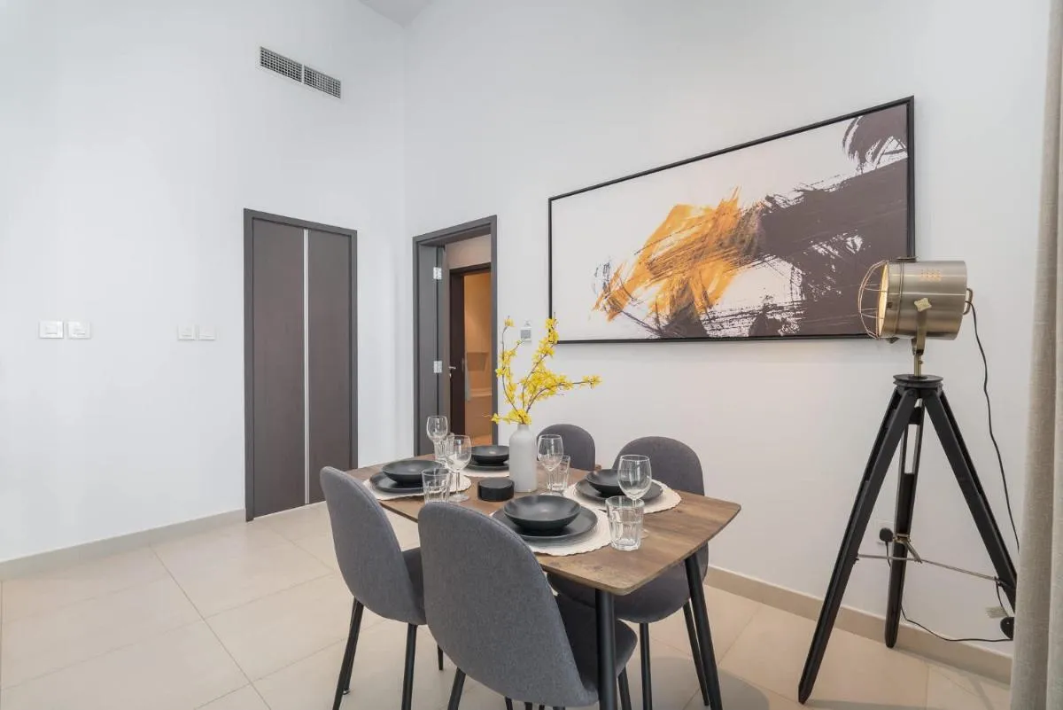 Amazing 1-Bedroom in Downtown Dubai with City View! - 3