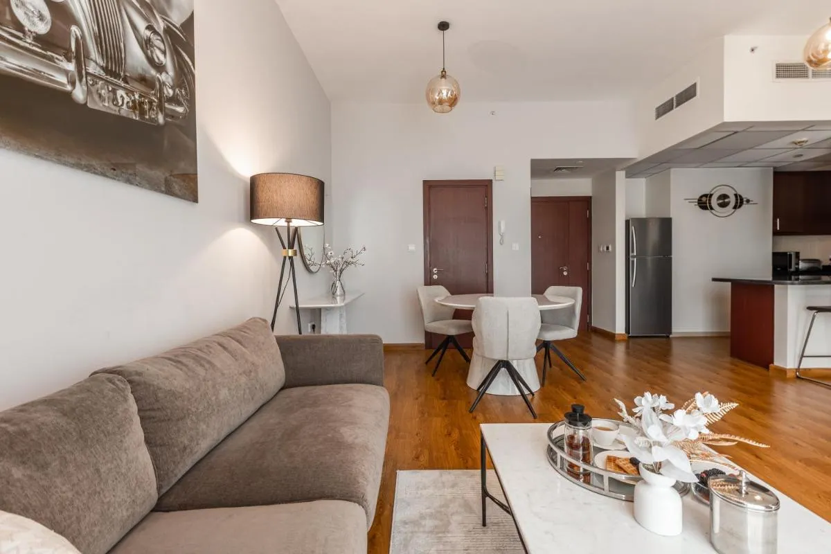 Beautiful 1 bedroom by the beach - 3