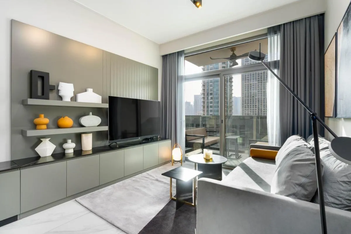 Bespoke Holiday Homes – Mag 318 2-Bedroom Apartment near Downtown - 2