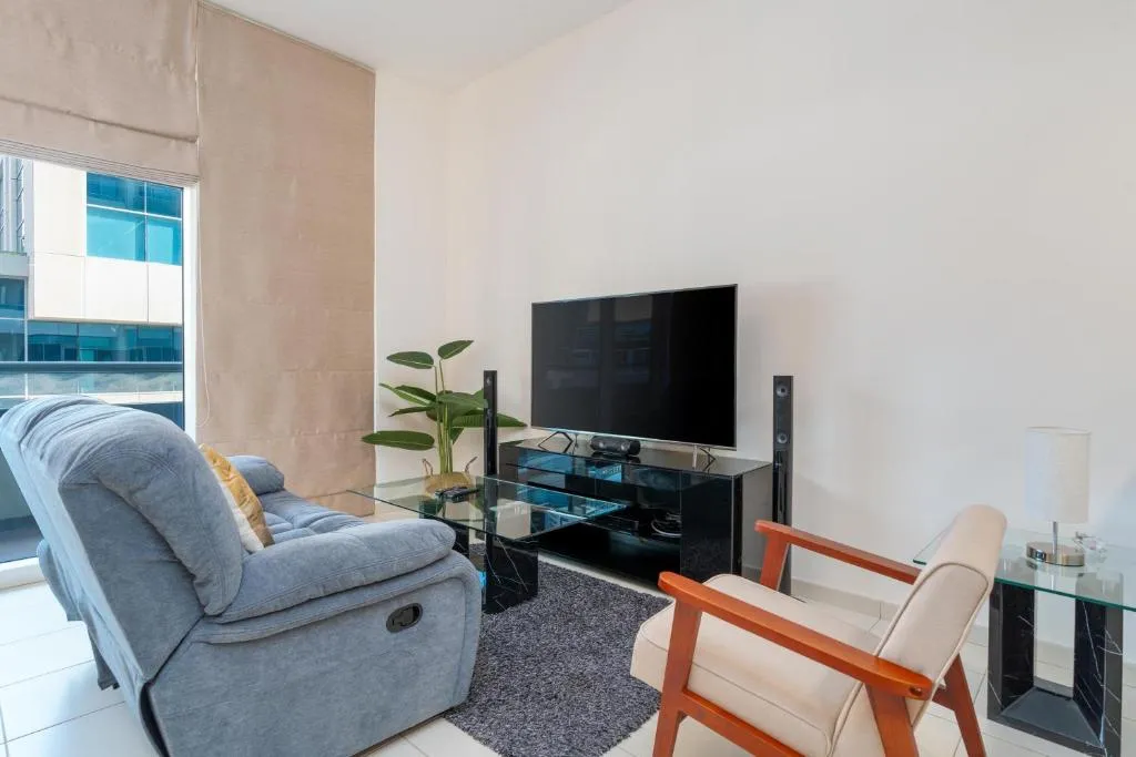 Bespoke Residences – Spacious Studio in Bay Square