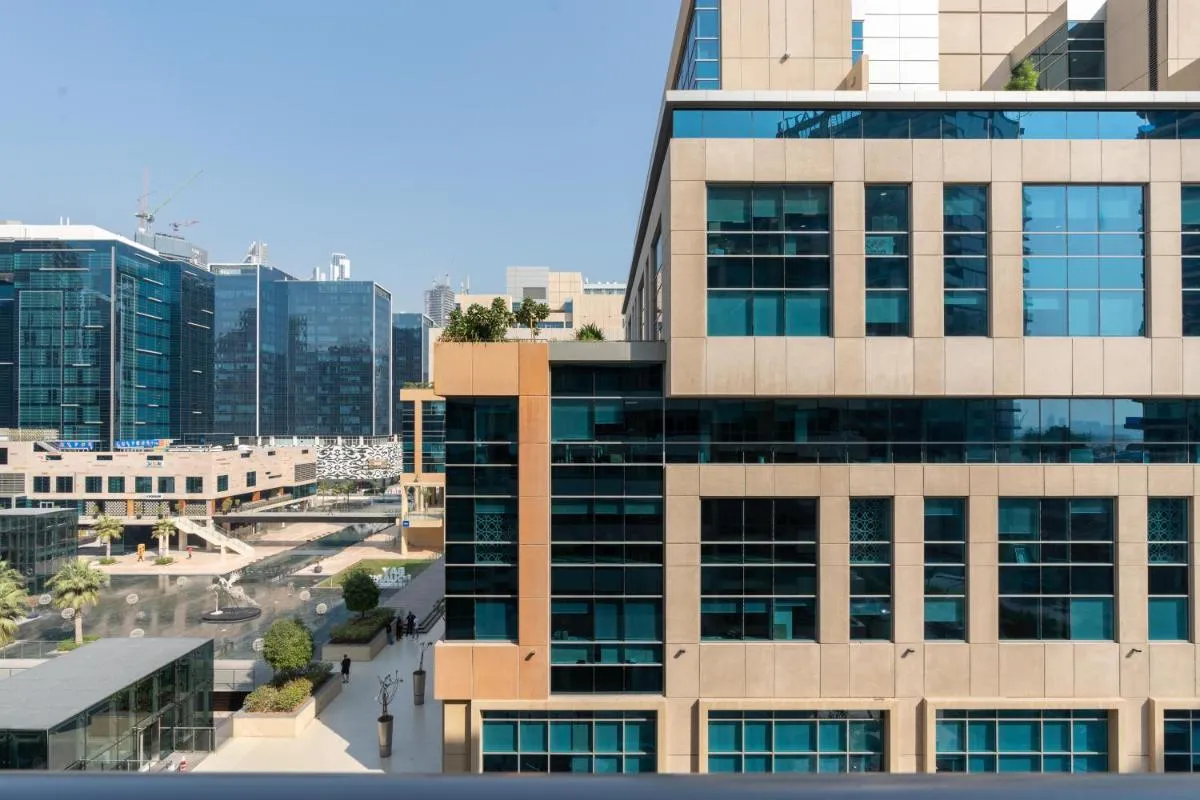 Bespoke Residences – Spacious Studio in Bay Square - 3