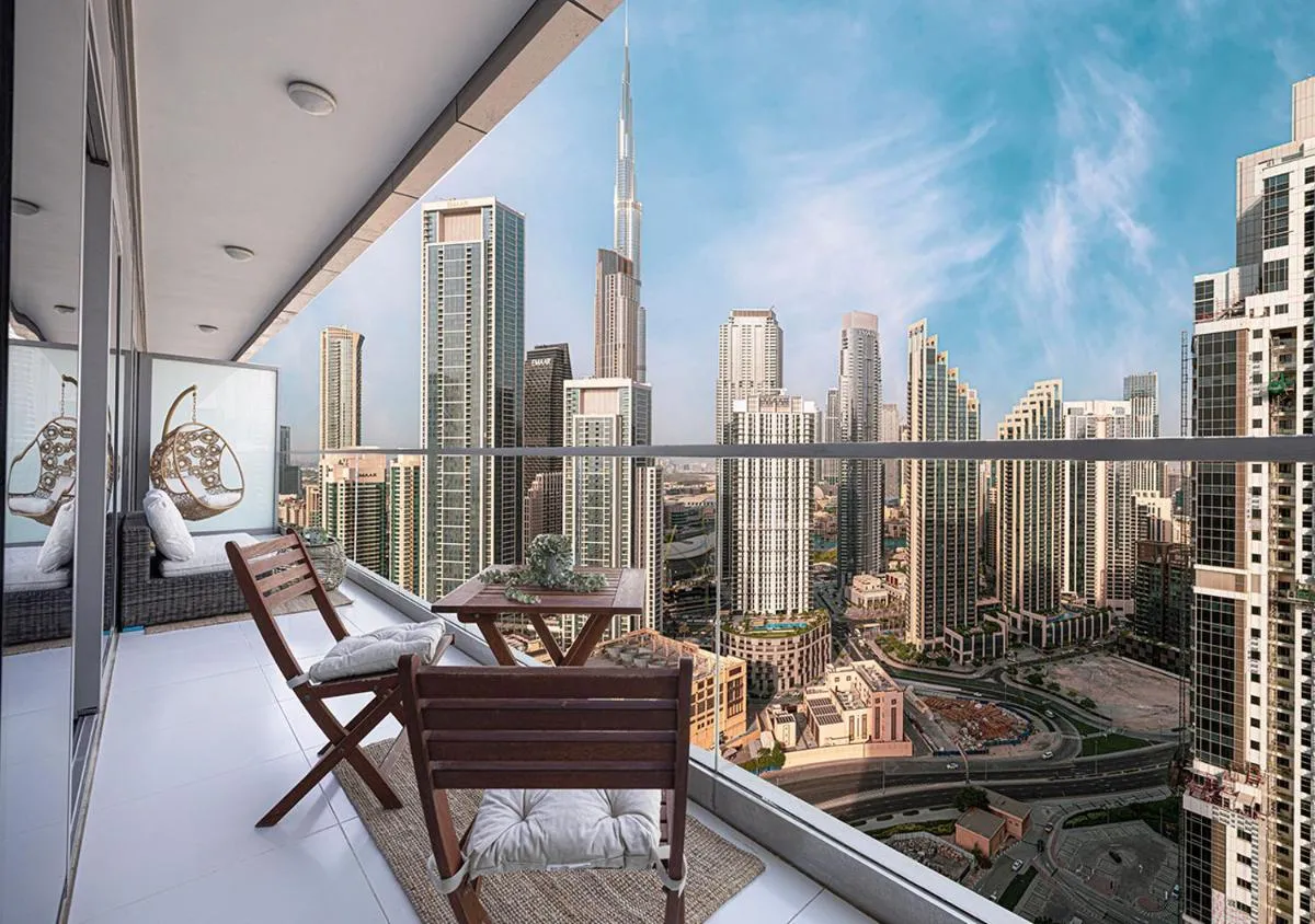 Bright High Floor Apartment in a 5 Star Hotel Resident Tower w Burj View and access to 64th Infinity Pool, Gym, Sauna, Spa, Restaurants, Bars and more - 3