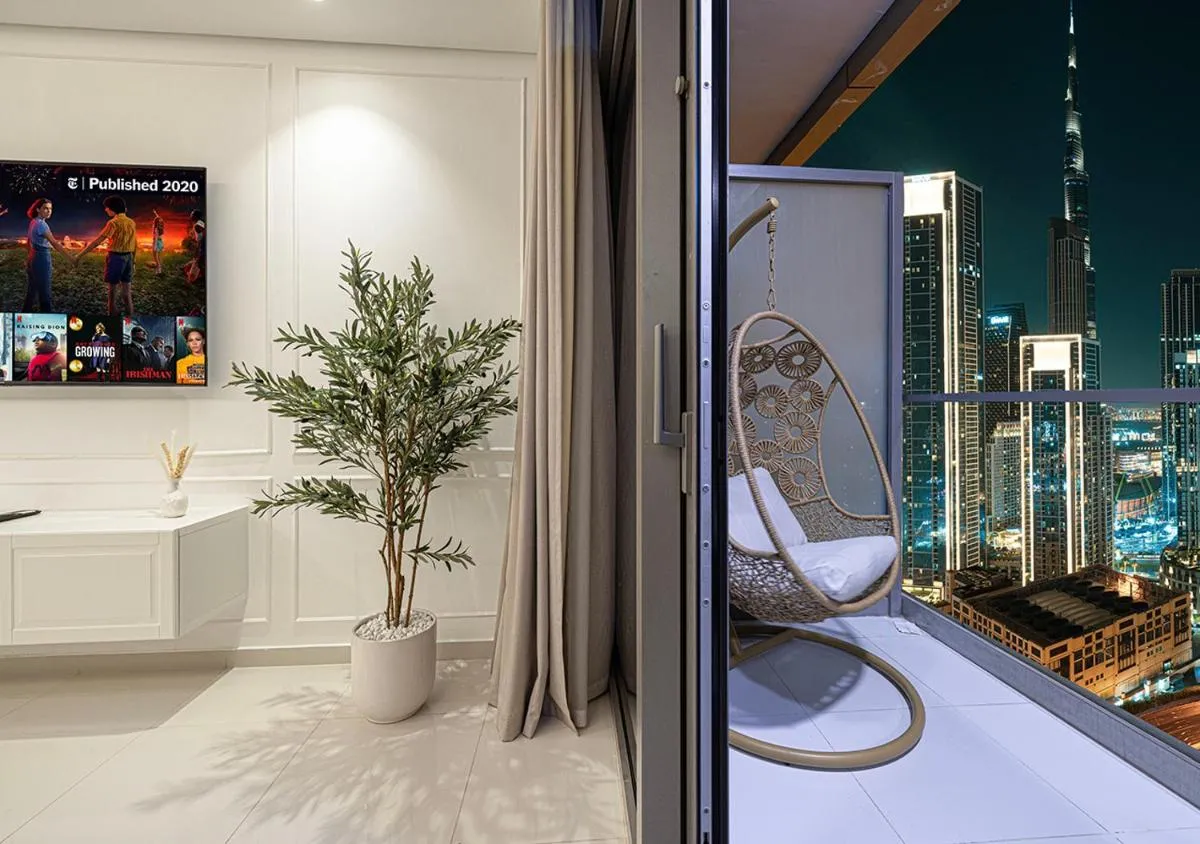 Bright High Floor Apartment in a 5 Star Hotel Resident Tower w Burj View and access to 64th Infinity Pool, Gym, Sauna, Spa, Restaurants, Bars and more - 2