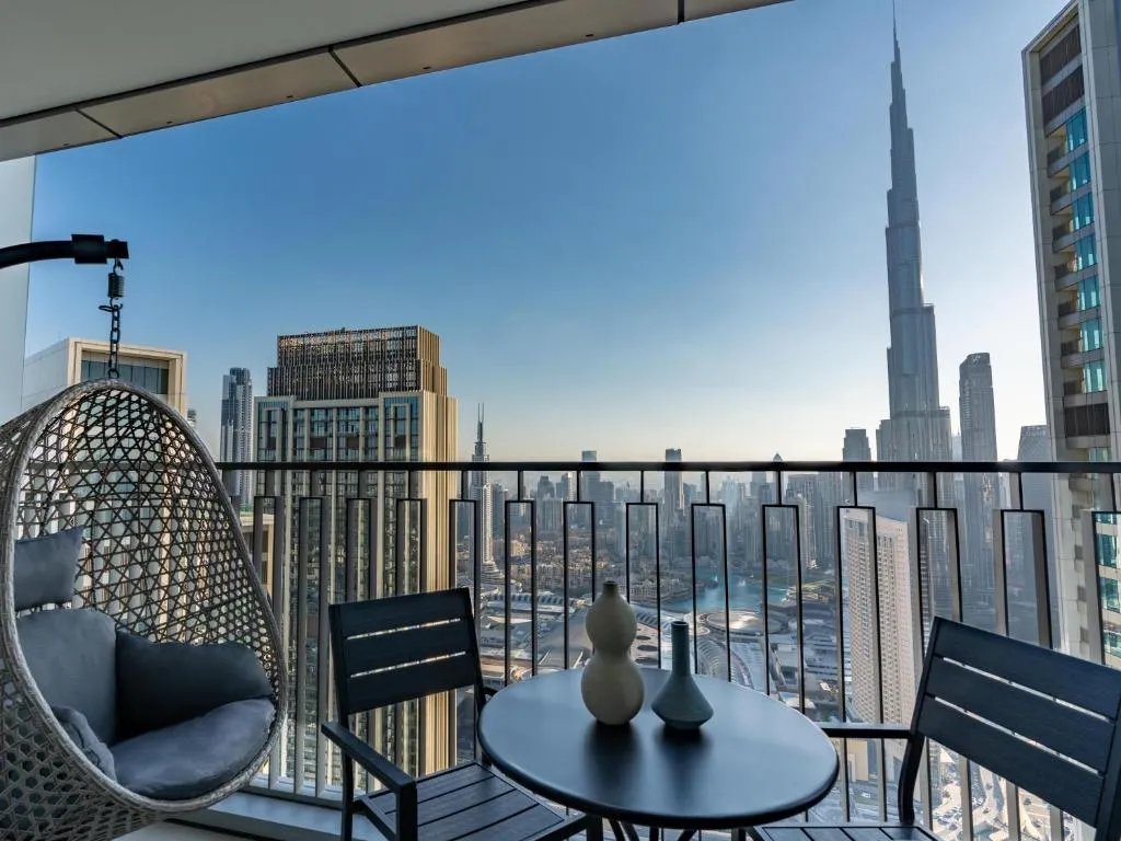 Burj Khalifa & Dubai Dancing Fountain View, 54th Floor & Dubai Mall Access