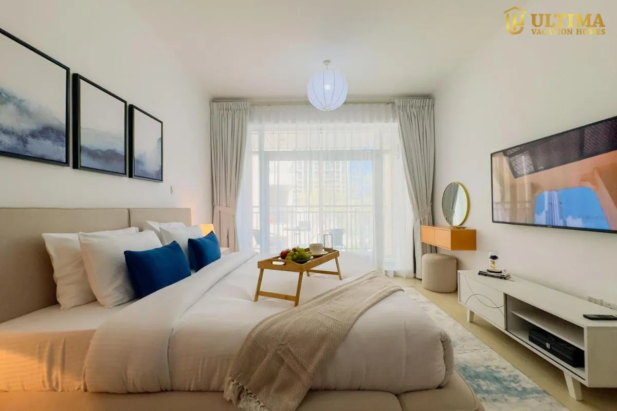Burj Viewing 1BR Apartment close to Dubai Mall - 2