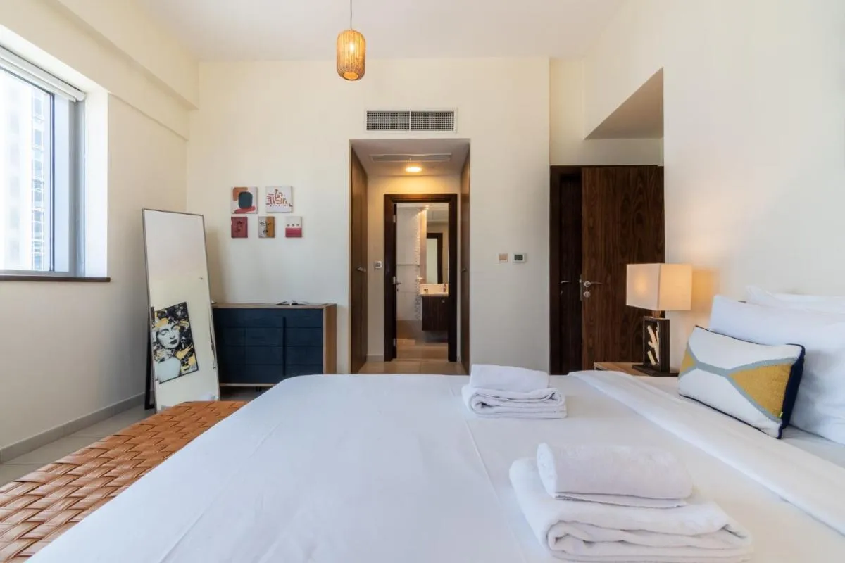 Business Bay Apt with Rooftop Pool, Fast WiFi, and near Burj Khalifa - 3