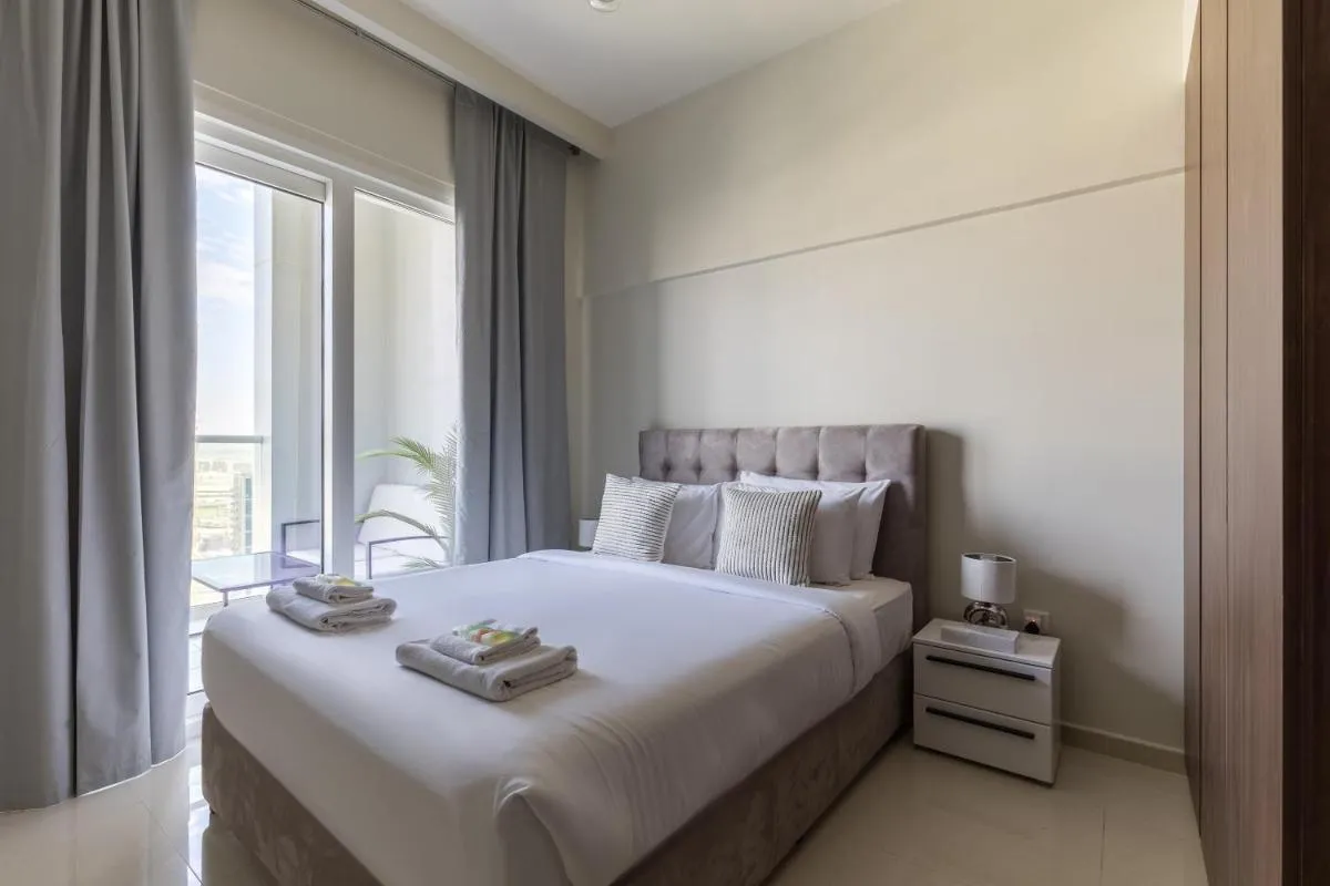 Business Bay Gem1 Bd Apt With Scenic Canal Views - 3