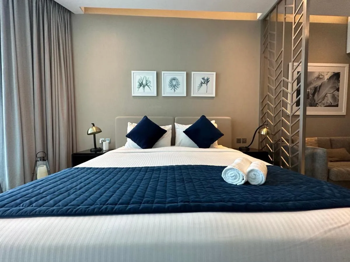 Business Bay Modern studio with a Canal view at DAMAC Maison Prive 1616 - 2