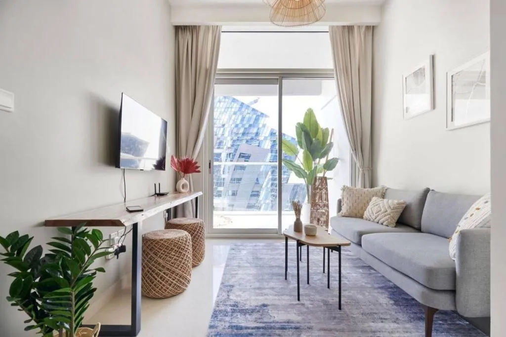 Canal View 1br Flat 5 Min Walk To Dubai Mall