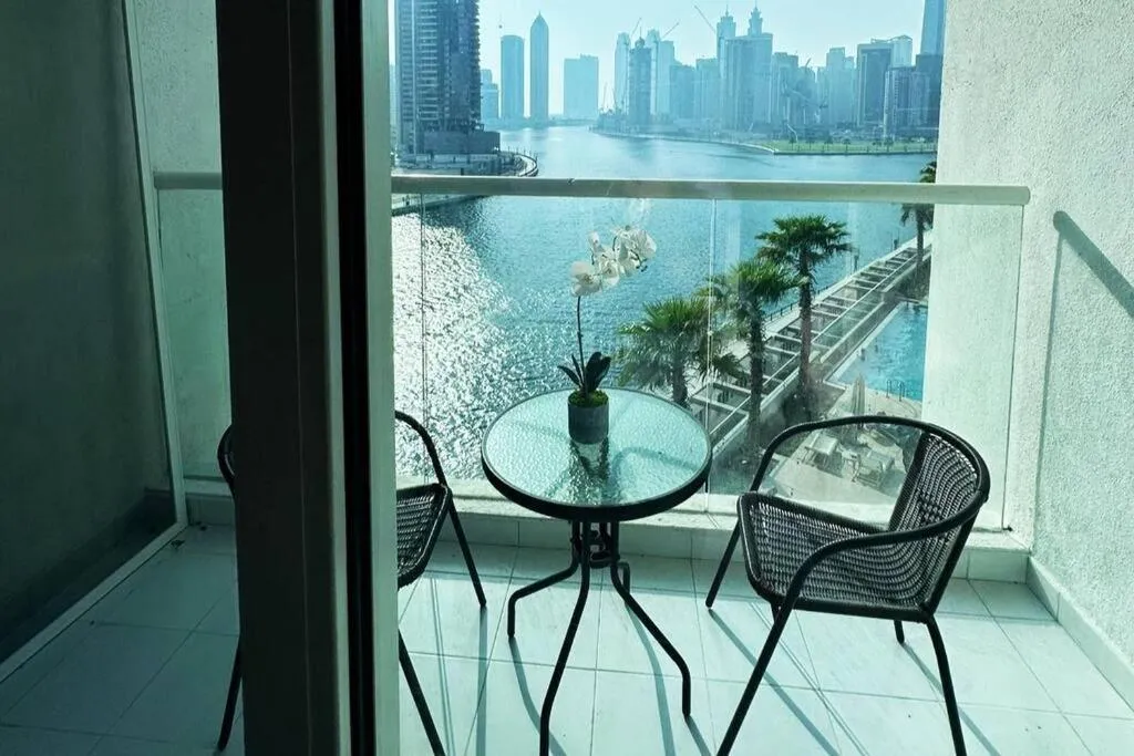 Canal View Apt – Near Dubai Mall