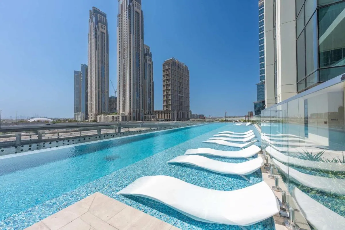 Captivating 1-Bedroom Apartment near Burj Khalifa in Business Bay - 2