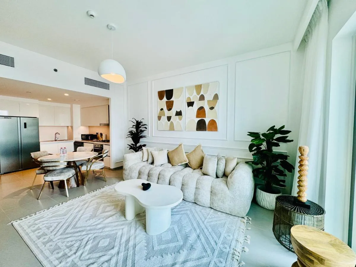 Chic 2-BR Apt with Burj Views At Downtown Views II , Direct Dubai Mall Access - 2