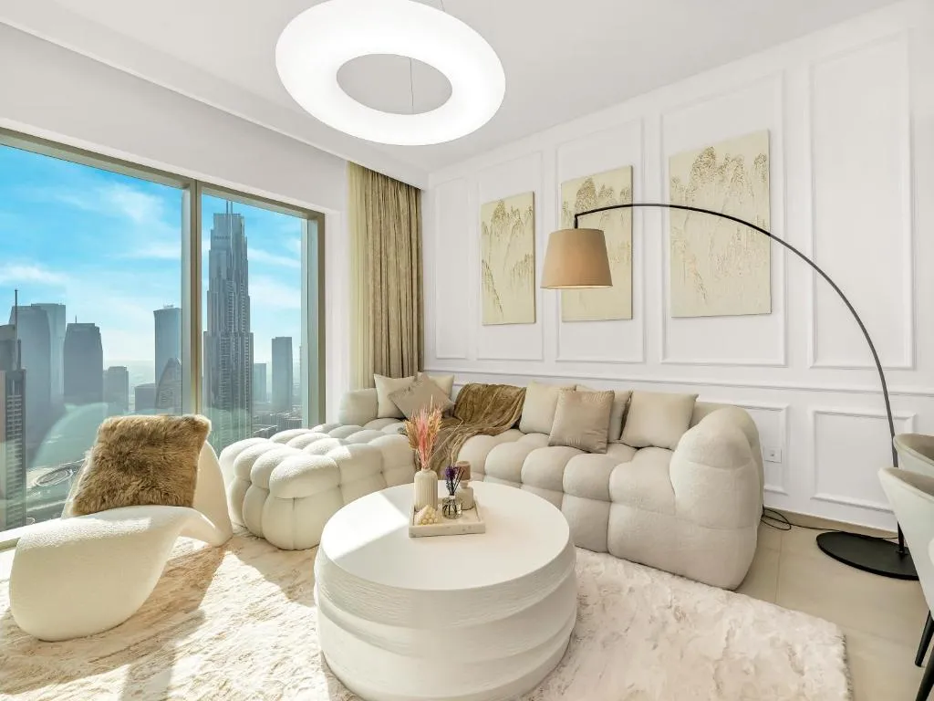 Chic 4 Bedroom Apartment I Burj Khalifa & Fountain Views I Direct Access to Dubai Mall I Free Gym, Pool, Parking Wi-Fi and PS5 I by Skyline Serenity