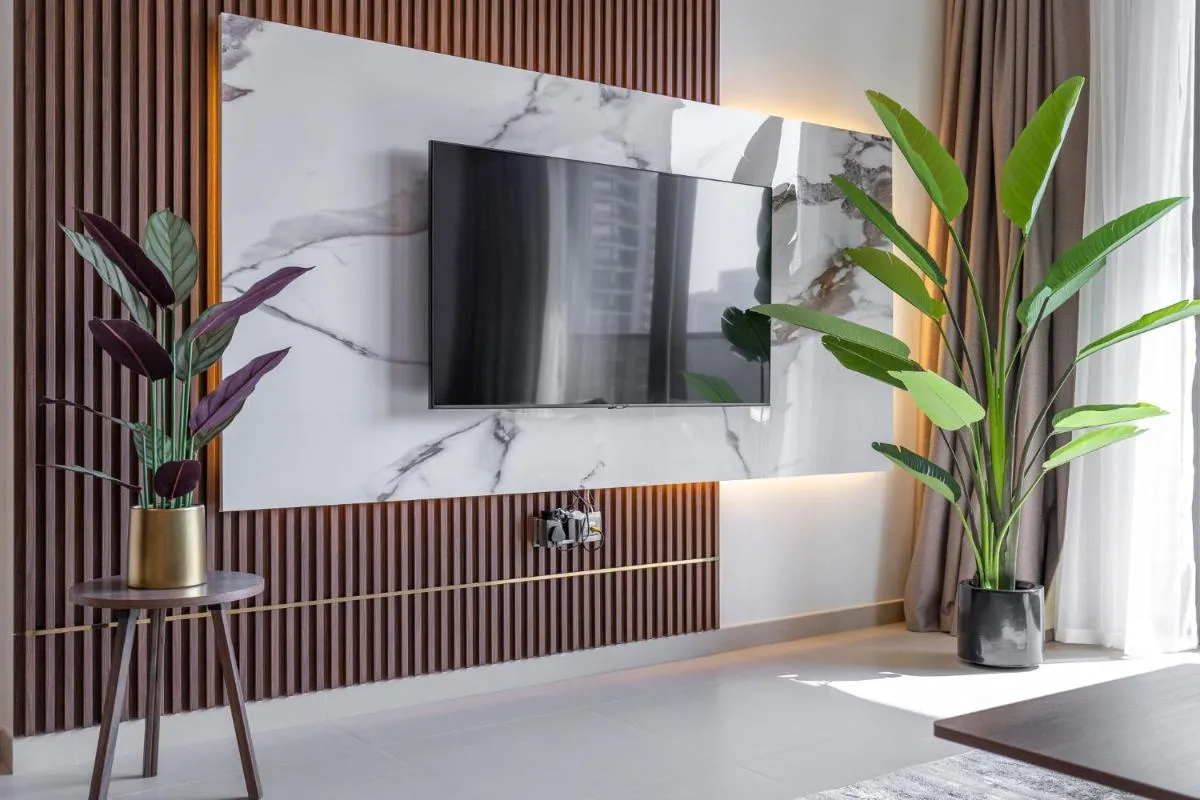 Chic Luxe 2BR I High Floor l by Burj Khalifa & Dubai Mall I Pool l Gym - 2