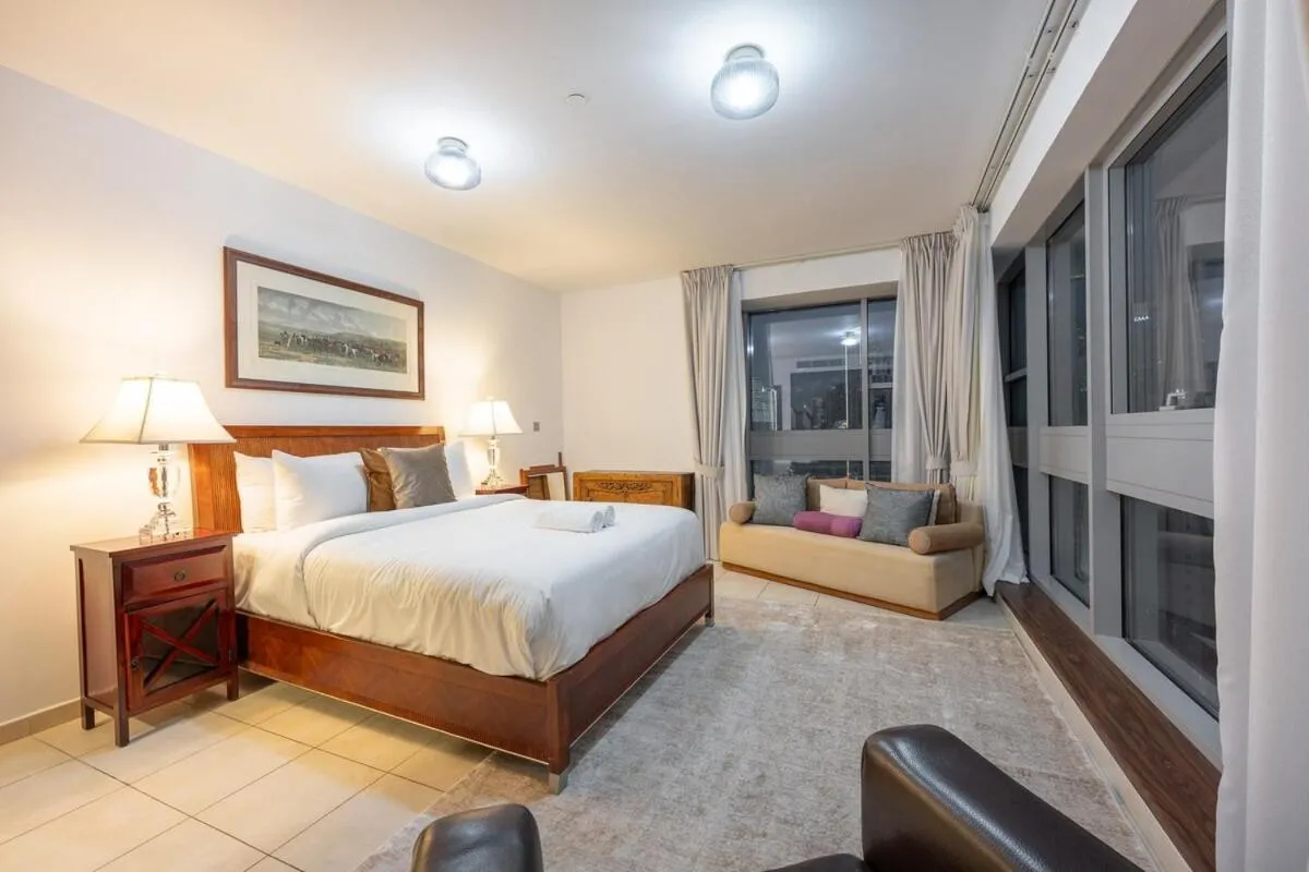 Classy 2-Bedrooms Apartment with vintage-inspired furniture at Executive Tower M! - 2