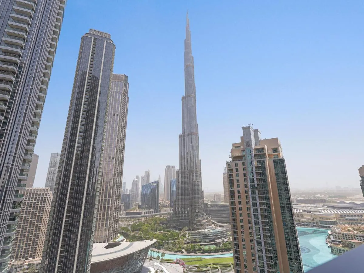Classy and Sophisticated 3BR Plus 1 GR In Downtown With BurjKhalifa View - 2