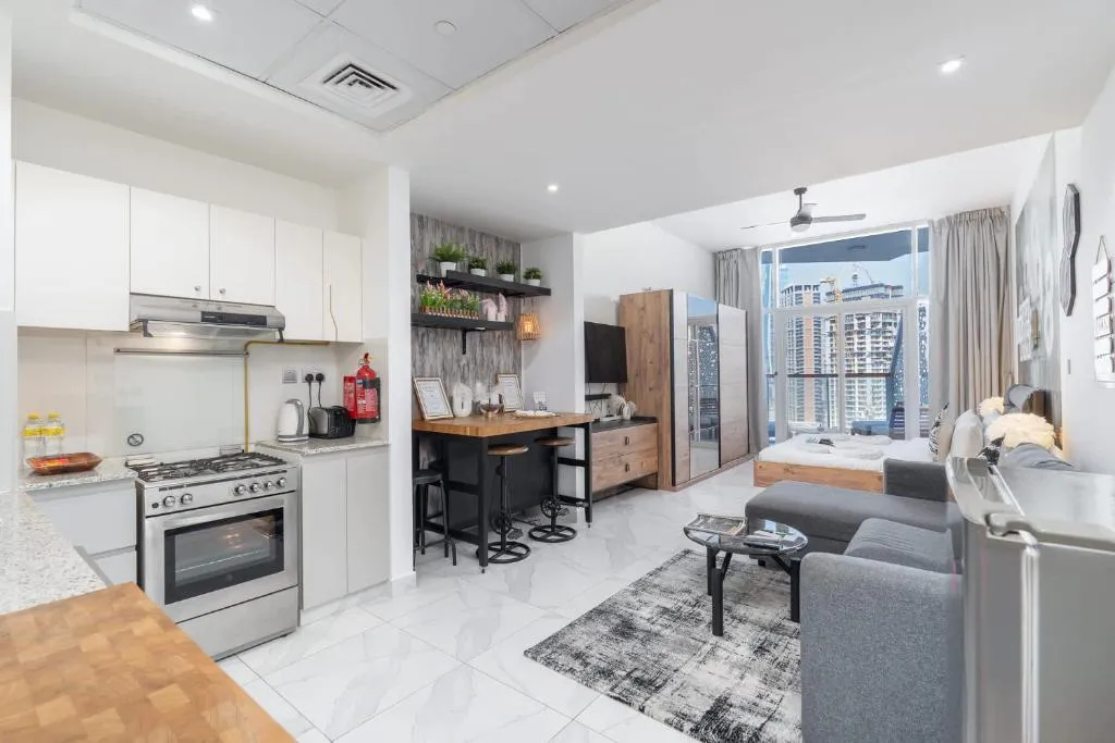 Cozy Studio With Dubai Water Canal View in Business Bay