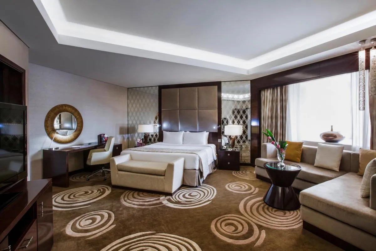Crowne Plaza Dubai Deira, an IHG Hotel - 3
