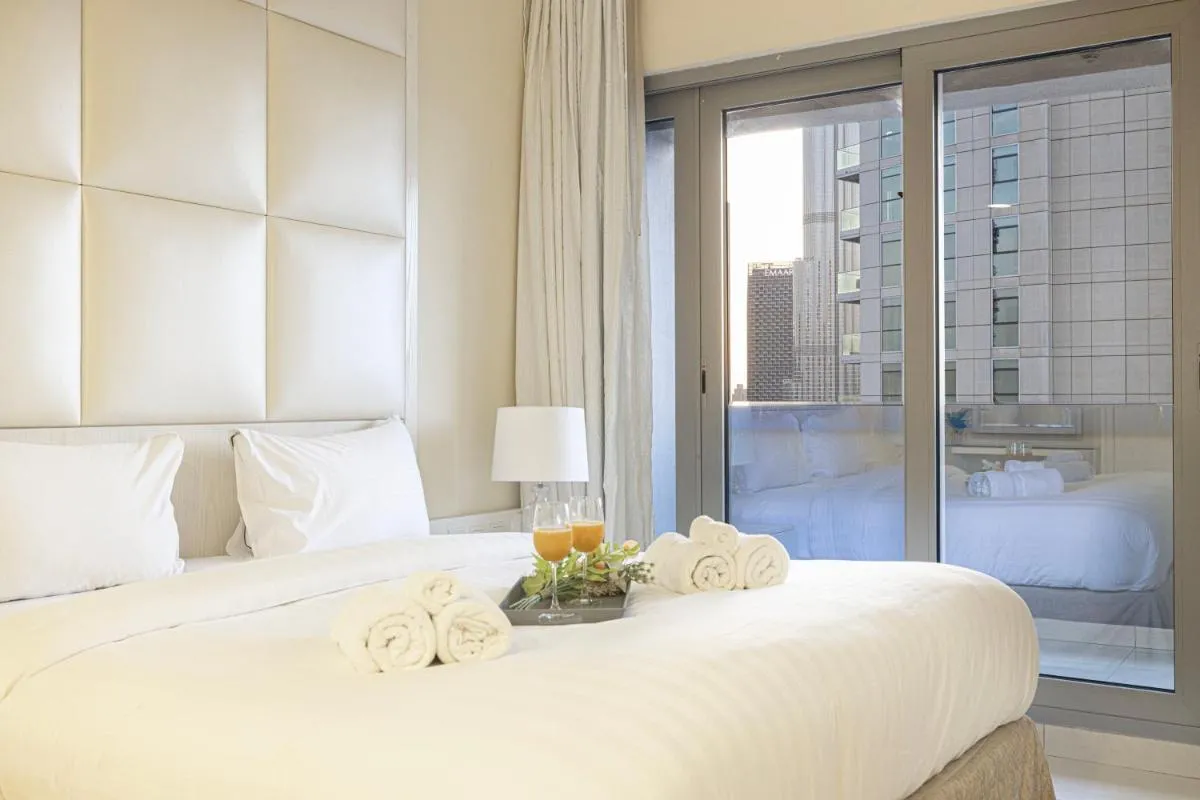 Damac Maison Mall Street 3 Bedroom Burj Khalifa view With Gym and Pool 1 minute walk to Dubai Mall - 3