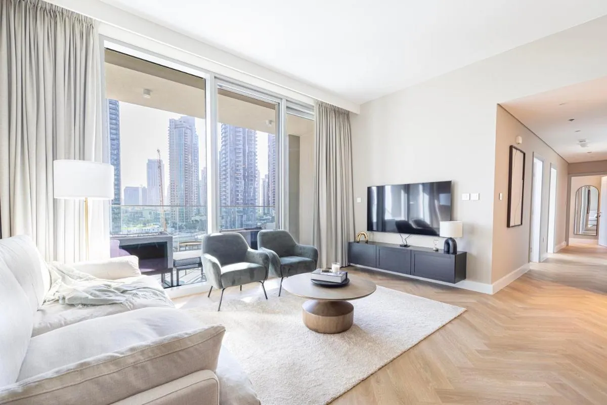 Daniels Luxury 3BR with Dubai Opera Views - 2